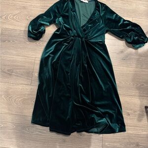 Elegant Green Velvet Dress